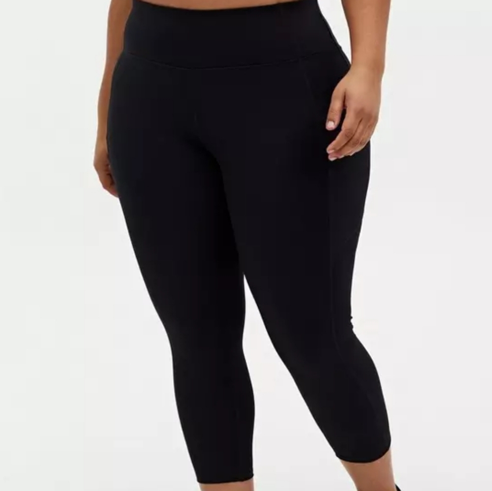 #097 Torrid 5 Performance Lite Crop Active Legging - image 5
